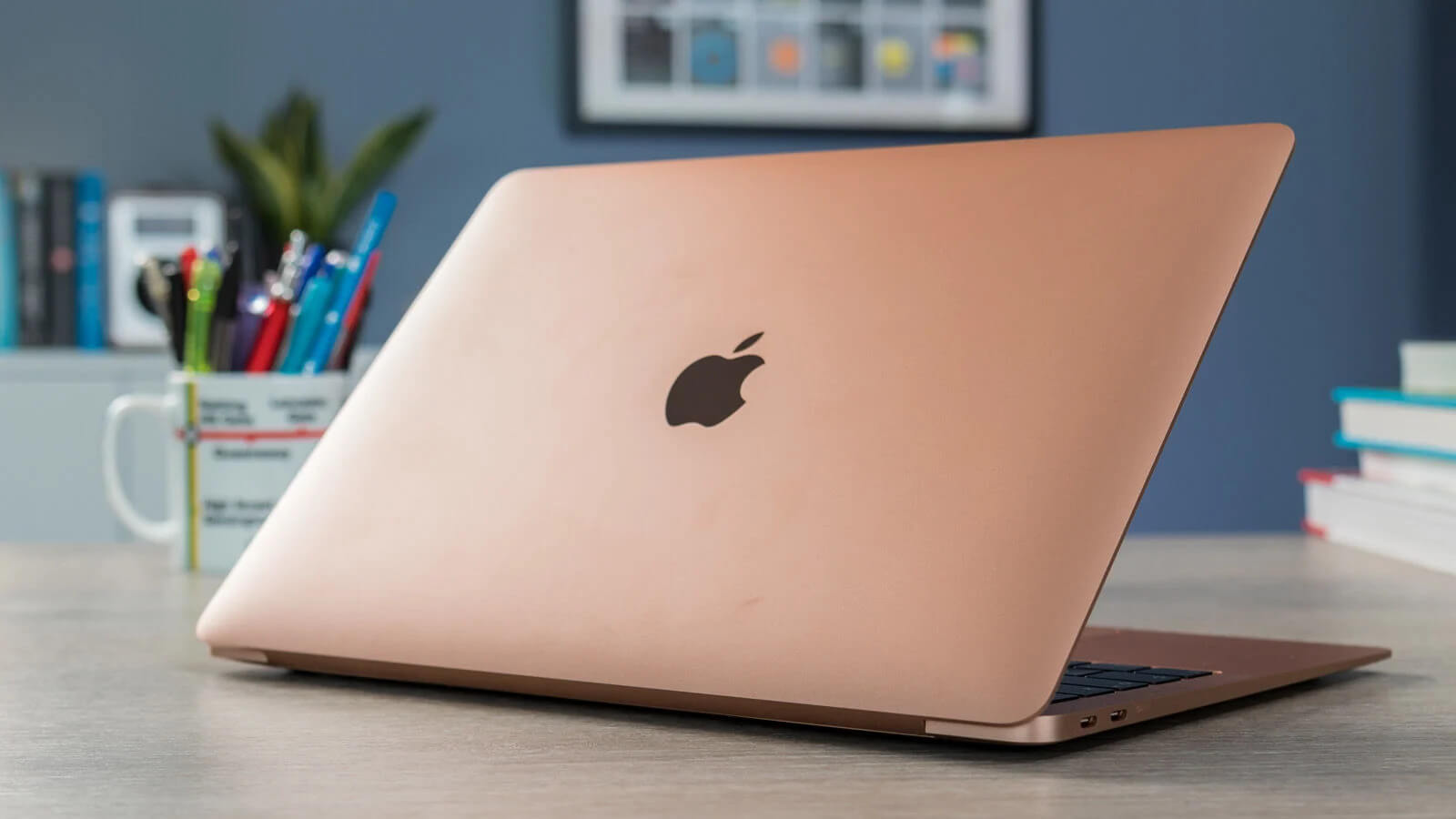Trên tay MacBook 2016 phiên bản màu hồng quyến rũ